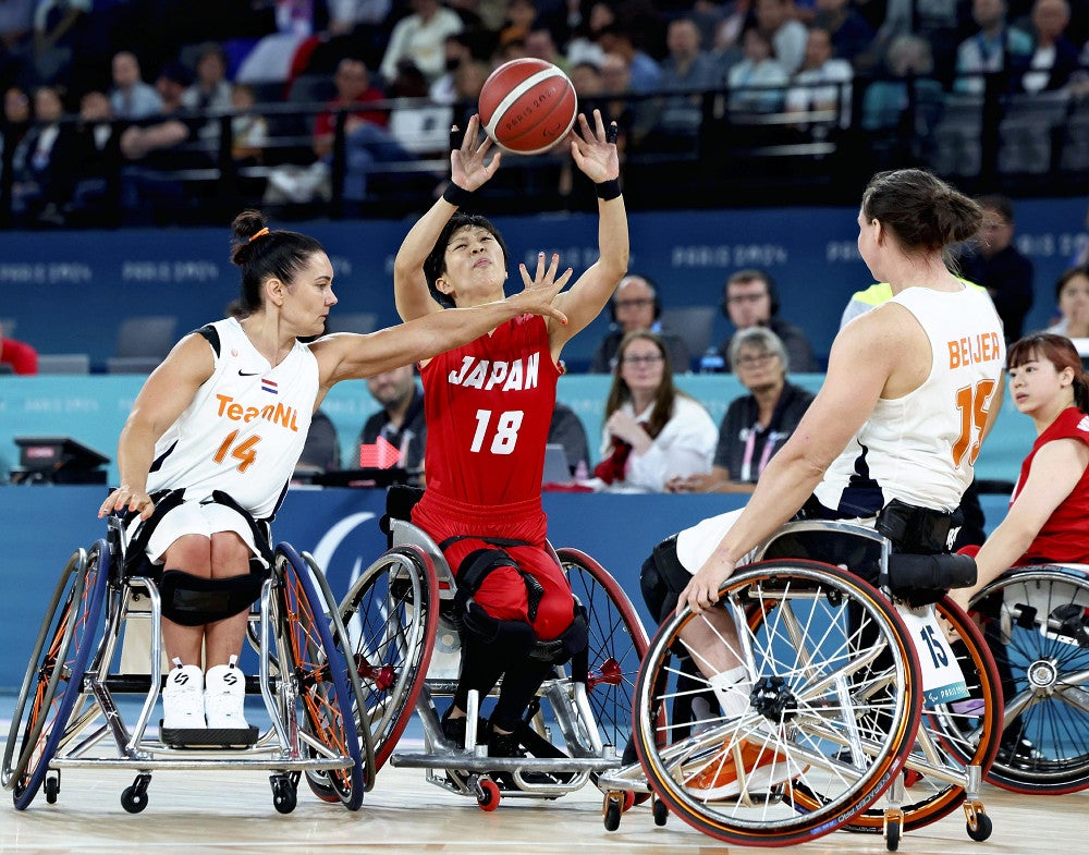 パラリンピック:車いすバスケ、日本は黒星発進…「横綱」に完敗も選手