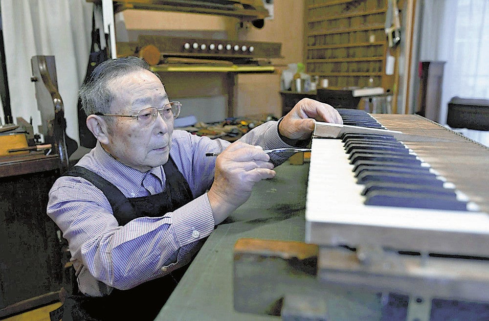生産中止の足踏みオルガン、魅力再発見…修復第一人者の