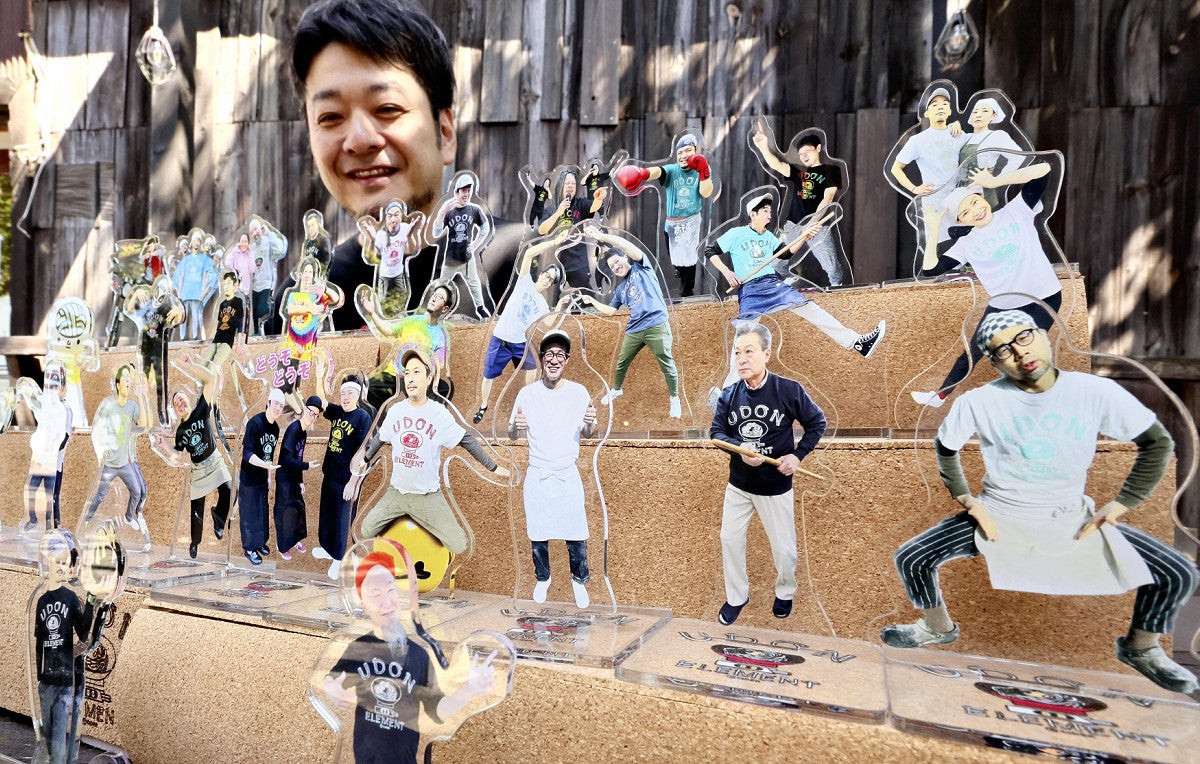 香川県：讃岐うどん店主たちのアクリルスタンド「売れるかいな」と思っ