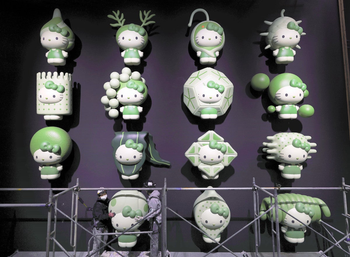 大阪万博:藻類に扮したハローキティの万博オブジェ…サンリオ担当者