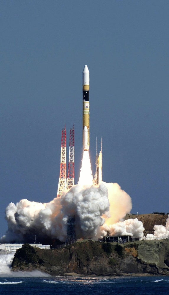 日本版GPS実現目指し、測位衛星「みちびき」搭載のH2Aロケット