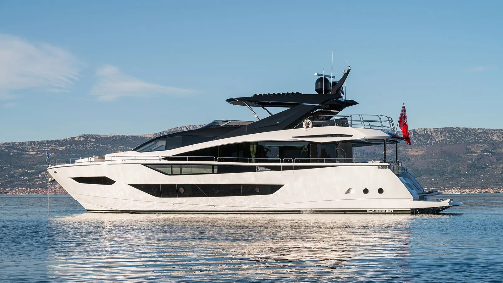 Like-New Sunseeker 87 For Sale