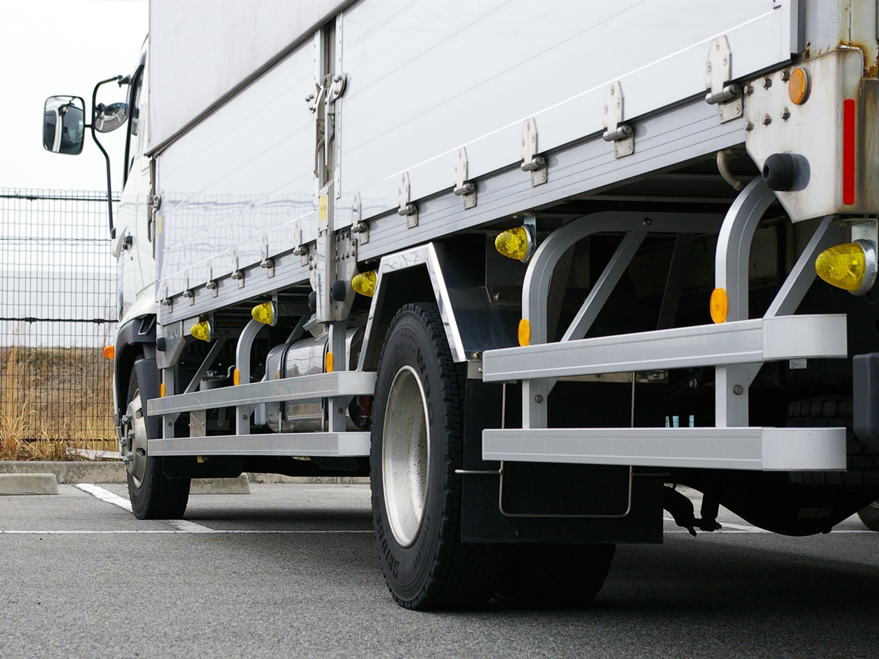 JB アルミサイドバンパー 70H 本体 L=2500 - トラックボディパーツ