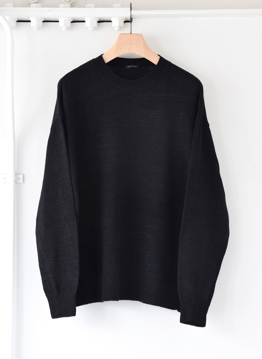 COMOLI ブラック クルーネックニット | 大阪心斎橋のメンズ洋服の