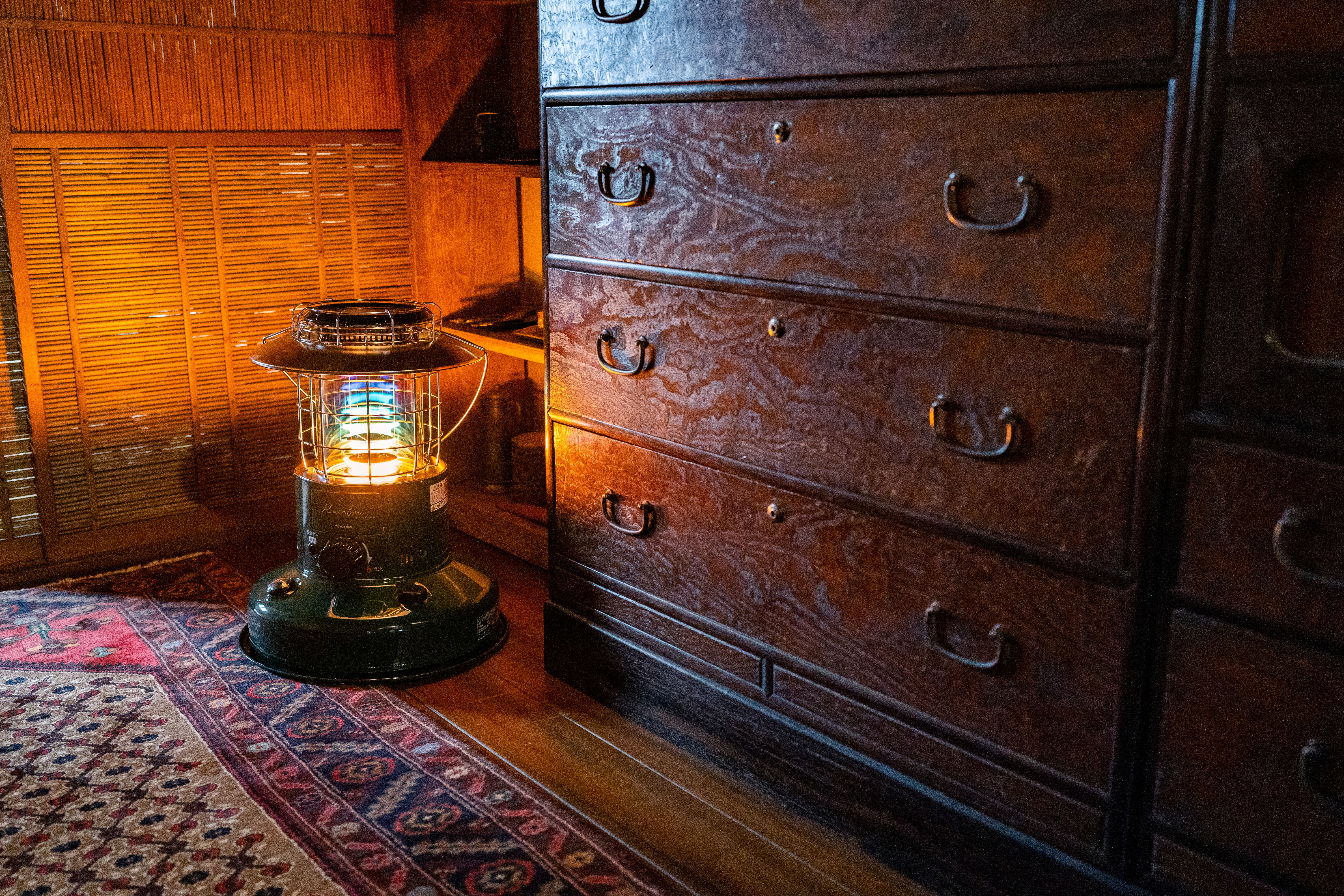 トヨトミ ランタン調レインボー石油ストーブ | かぜとゆきオンライン