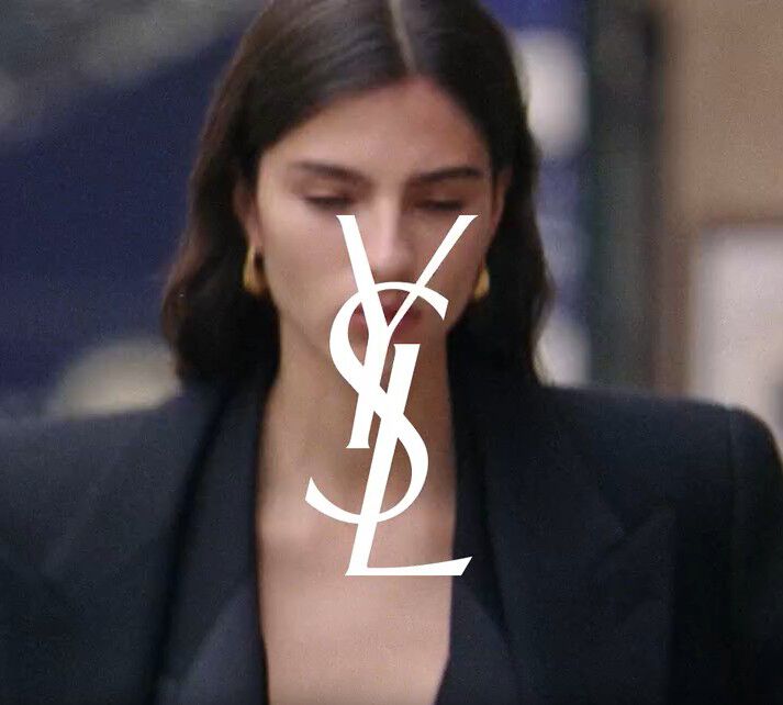 Own the spotlight with The Slim Collector Valentine's Day | YSL Beauty