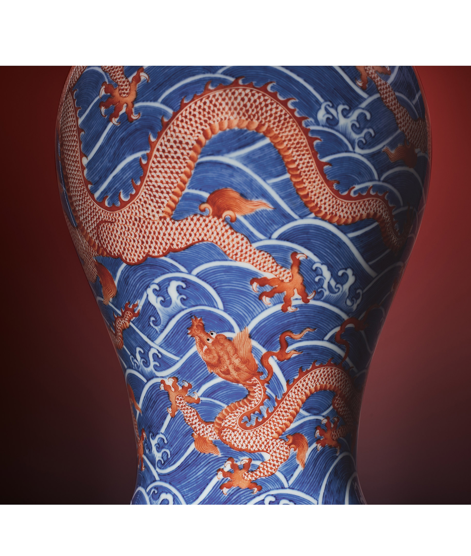 康熙年製紅綠彩龍鳳紋梅瓶古董品時代物 康熙年製紅綠彩龍鳳紋梅瓶古董