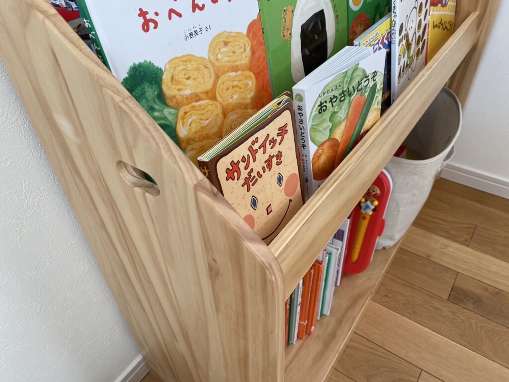 表紙の見える絵本棚⭐︎美品！木製、幅90センチ 楽天市場】絵本ラック