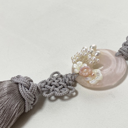 玉(翡翠)とパール花装飾高級ノリゲ1 チャコールグレー 宝飾ノリゲ 夢