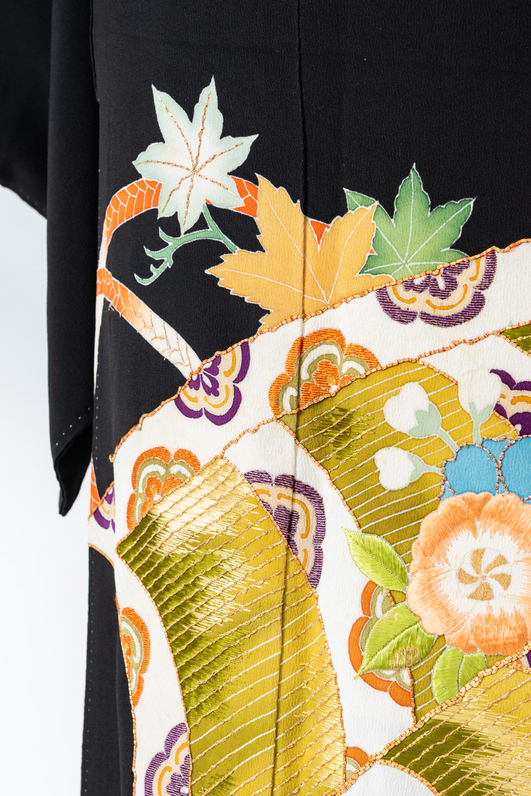 刺繍が魅力の黒留袖レンタル、失敗しないための選び方 | ゆめや通信