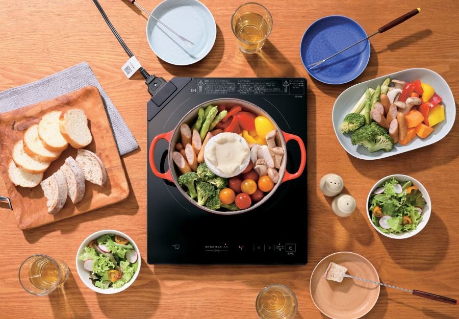 高さ約3cmの薄型ボディで食卓に溶け込むデザイン卓上IH