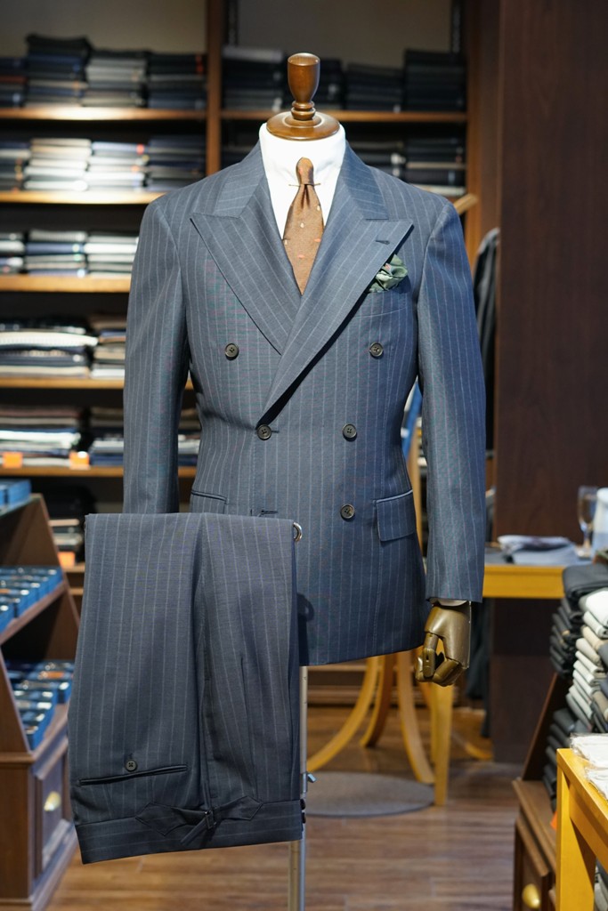 こちらがLuxury Lineの新型ダブルブレステッドになります。 | ZERBINO BLOG