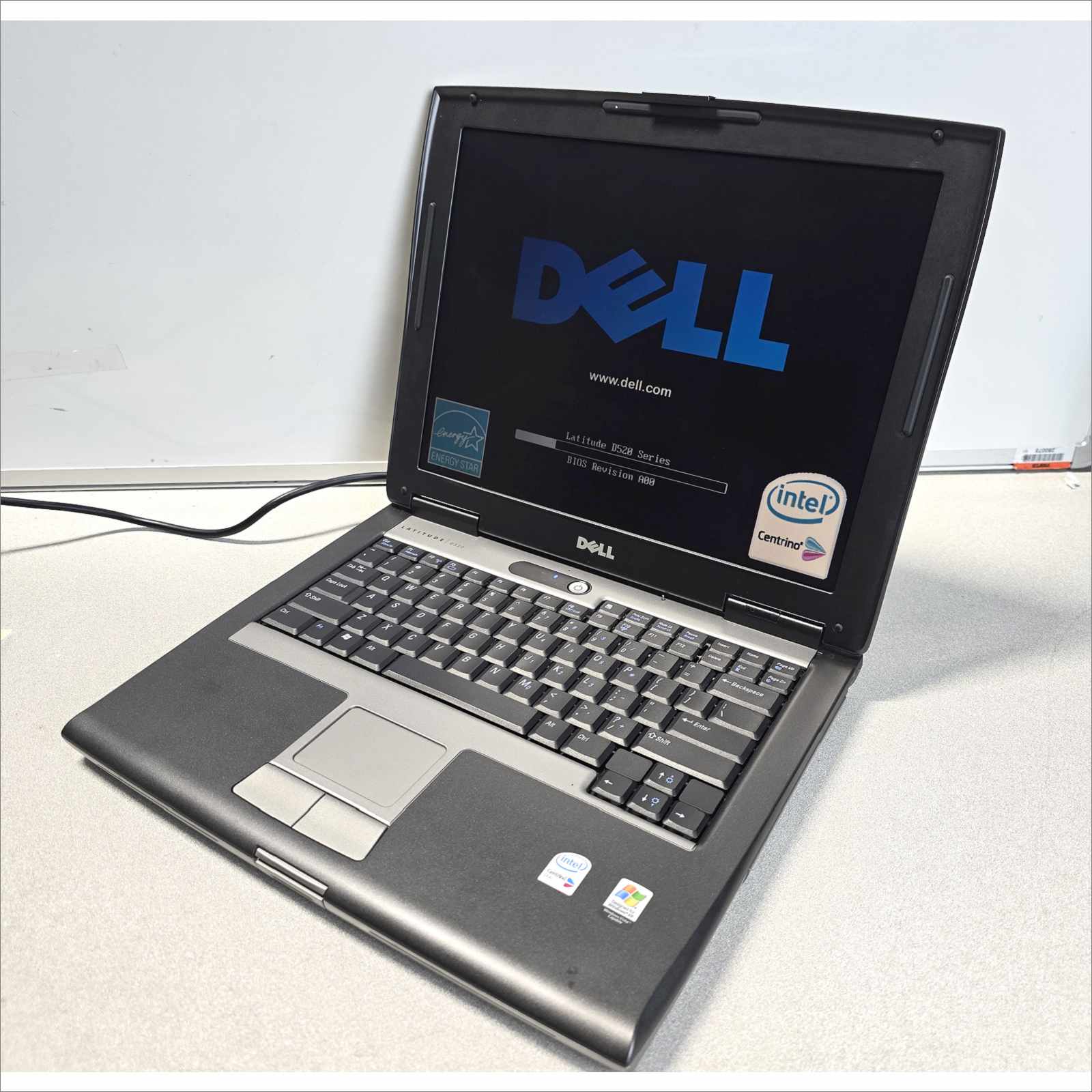 Vintage Dell Latitude D520 SN#95DSNB1 - Computer | Network