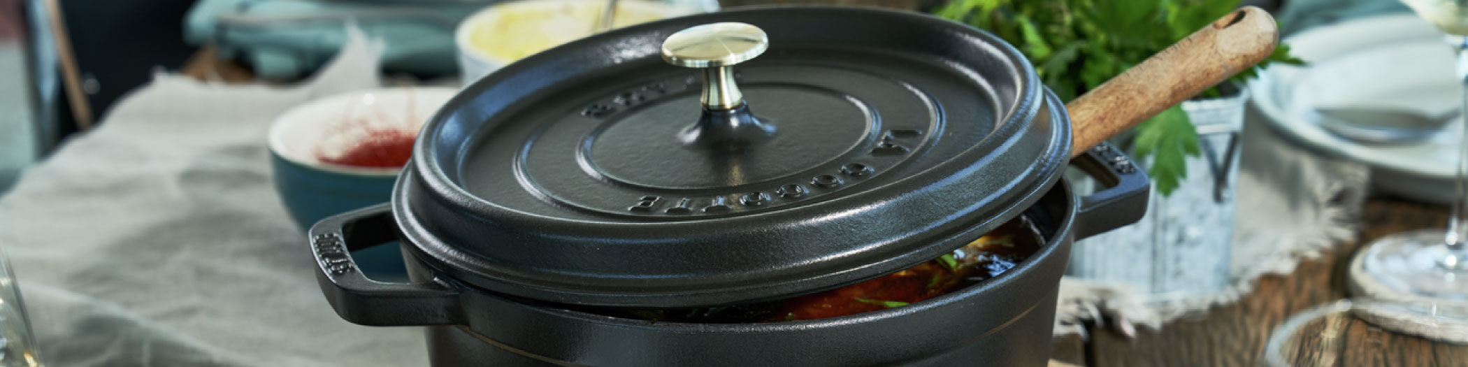 ココット ブラック| 鋳物ホーロー鍋| ストウブ(STAUB)公式通販