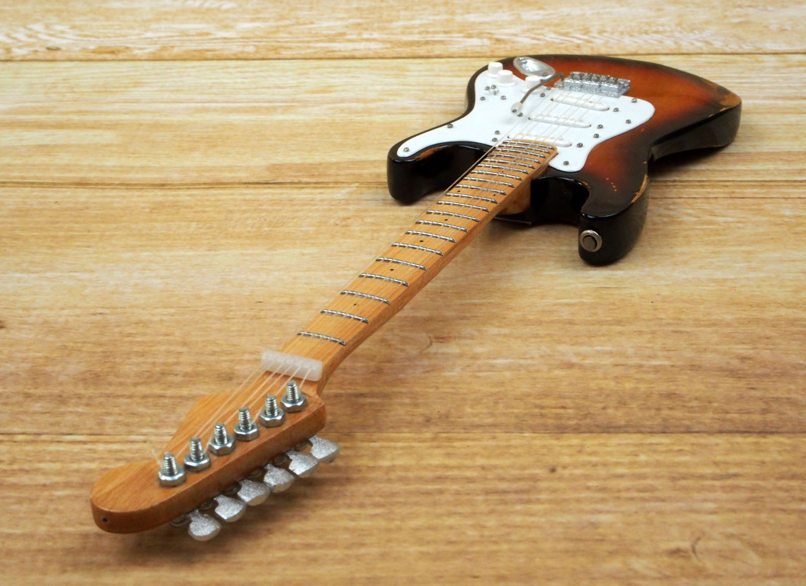 1/4 ミニチュア 楽器 ギター エリック クラプトン ストラトキャスター