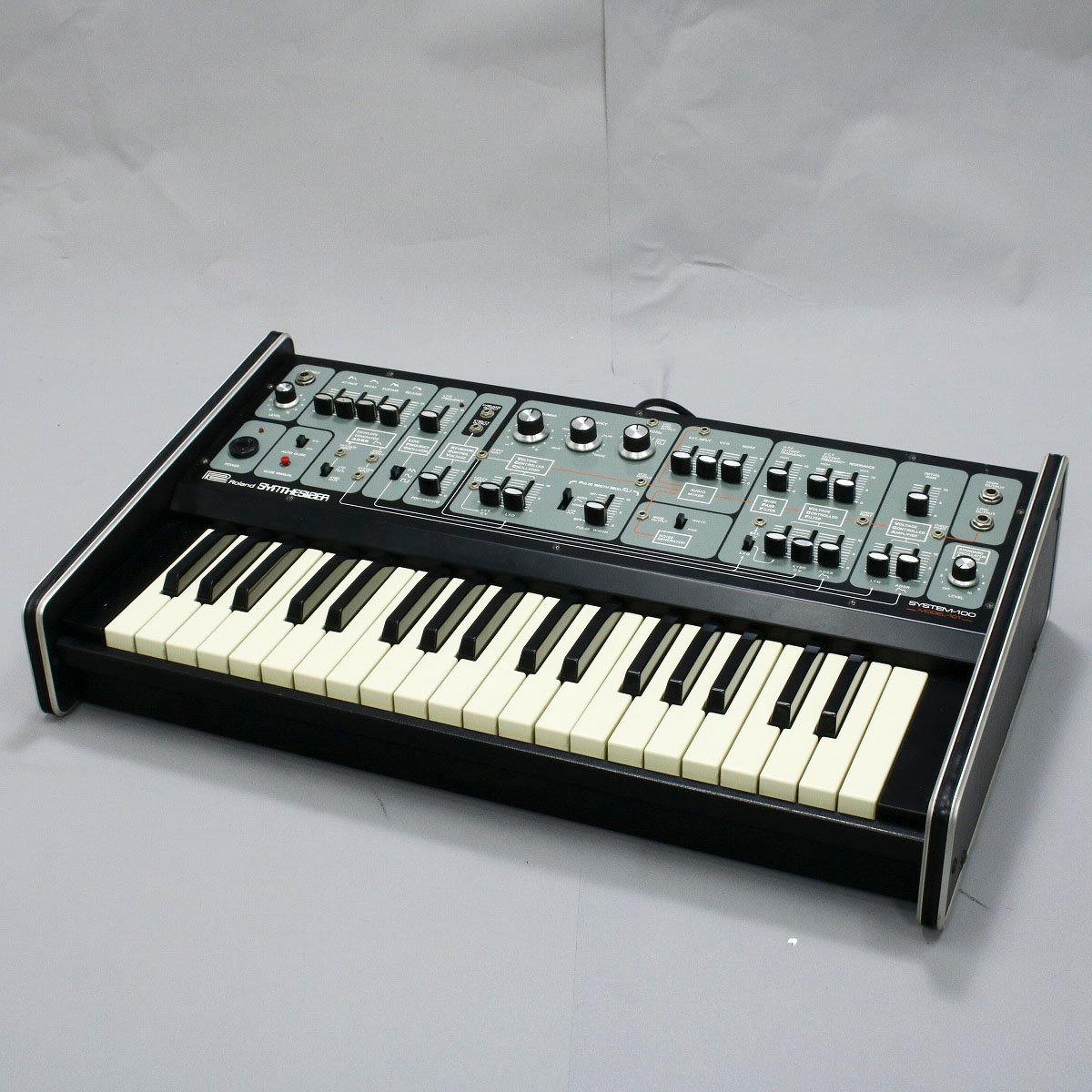 Roland シンセサイザー RS-101 通電のみ確認 ジャンク品 【公式通販】