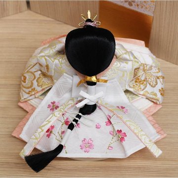 コンパクトでおしゃれな雛人形＞平安豊久 作 うた 創作白木親王飾り