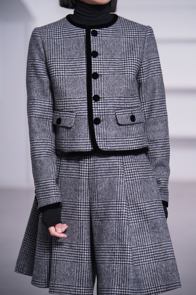 Tops｜SHE Tokyo online shop