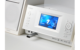 動画や写真が本体のカラー液晶で楽しめるiPod/iPhone対応映像コンポ