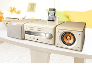 新カラーとフラット＆ロースタイルを採用し、インテリアとの