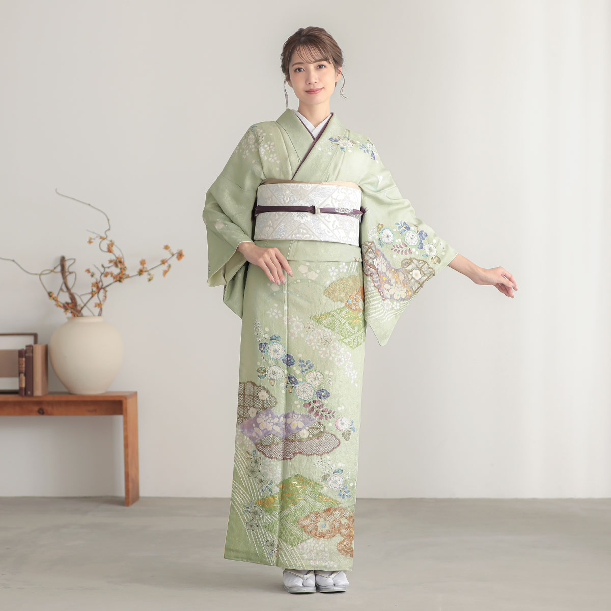 訪問着：H1040 桂由美 薄緑 金通し 辻が花風 雲型に松川菱| 訪問着