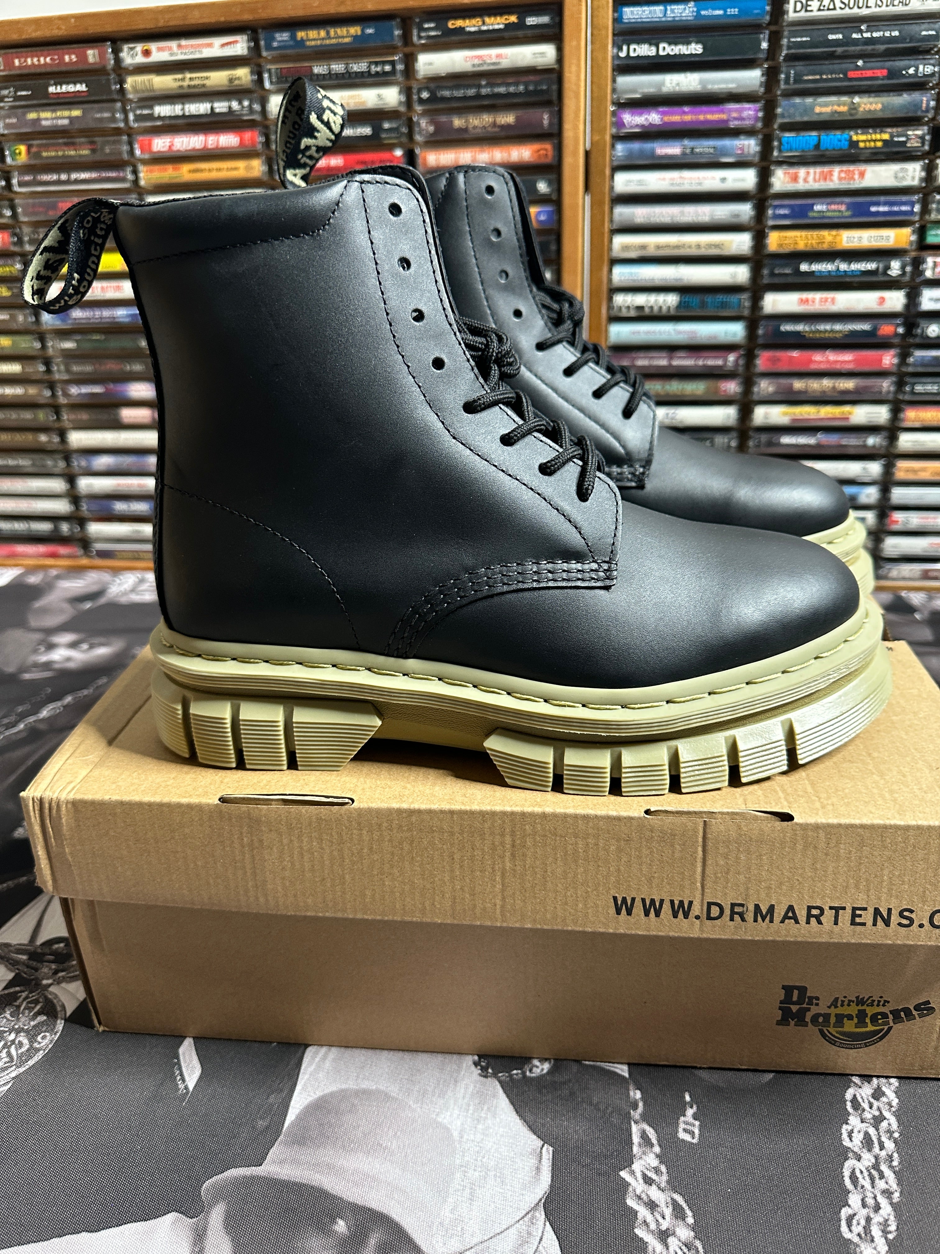 Dr. Martens Rikard 8i Leather Boots Black Lucido 30774001 – SYG
