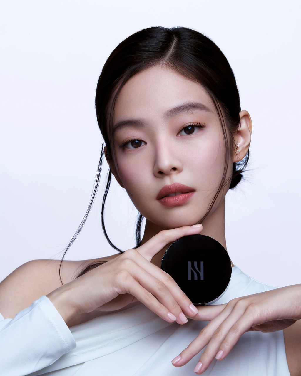 HERA」とJennie（BLACKPINK）がコラボ！3つのアイテムで「もっと
