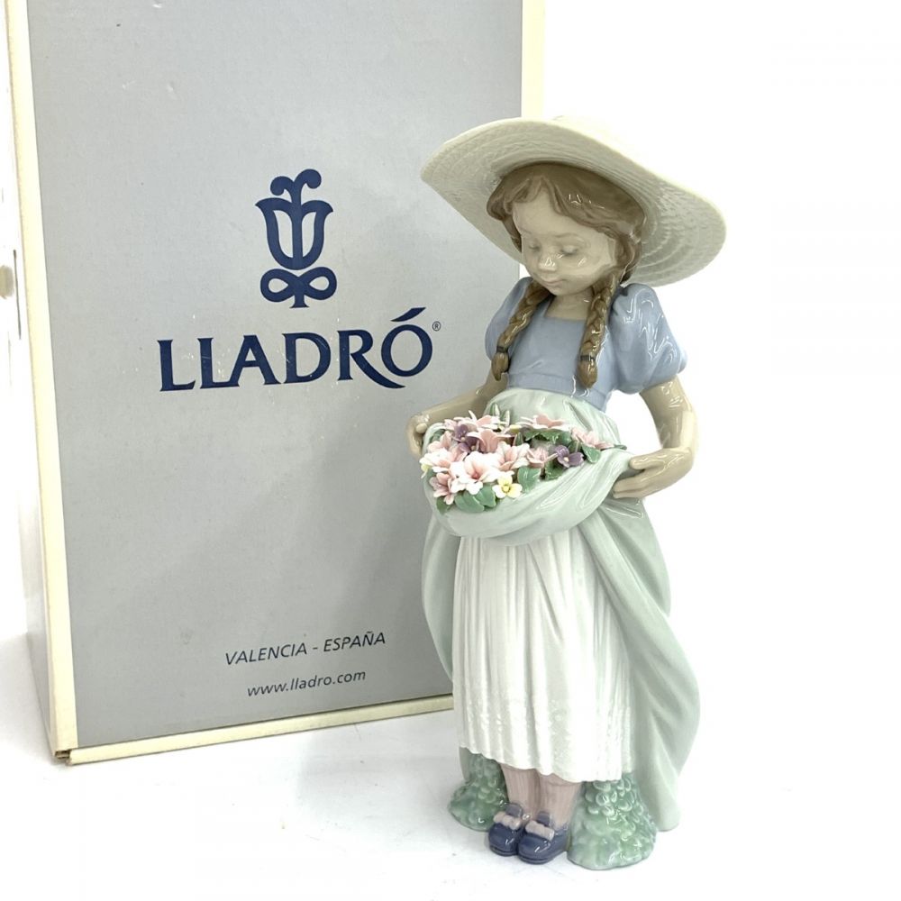 リヤドロ No.1284 「スカートに花いっぱい」 フィギュリン ジャンク