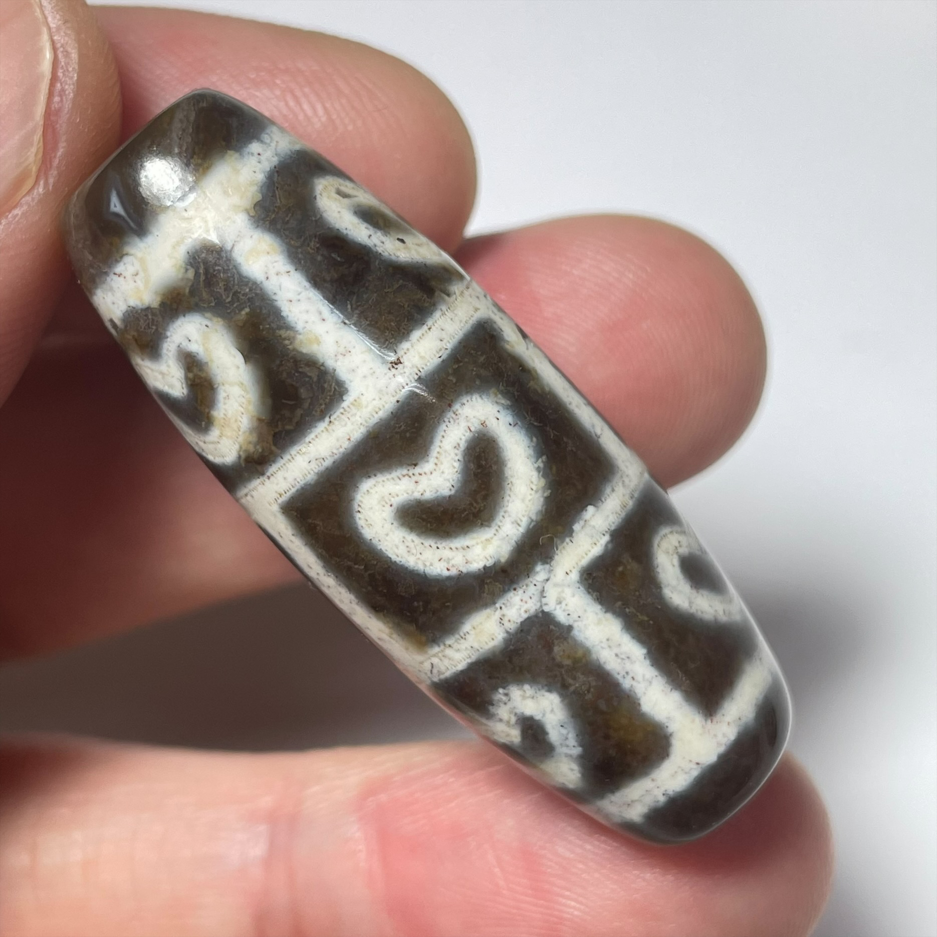 紅朱砂仏心九眼天珠 もう手に入りません( ﾉД`)ｼｸｼｸ… 老玉髄天珠