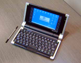 NTTドコモ，高精細TFT液晶を搭載したWindows CE機「sigmarionIII」を