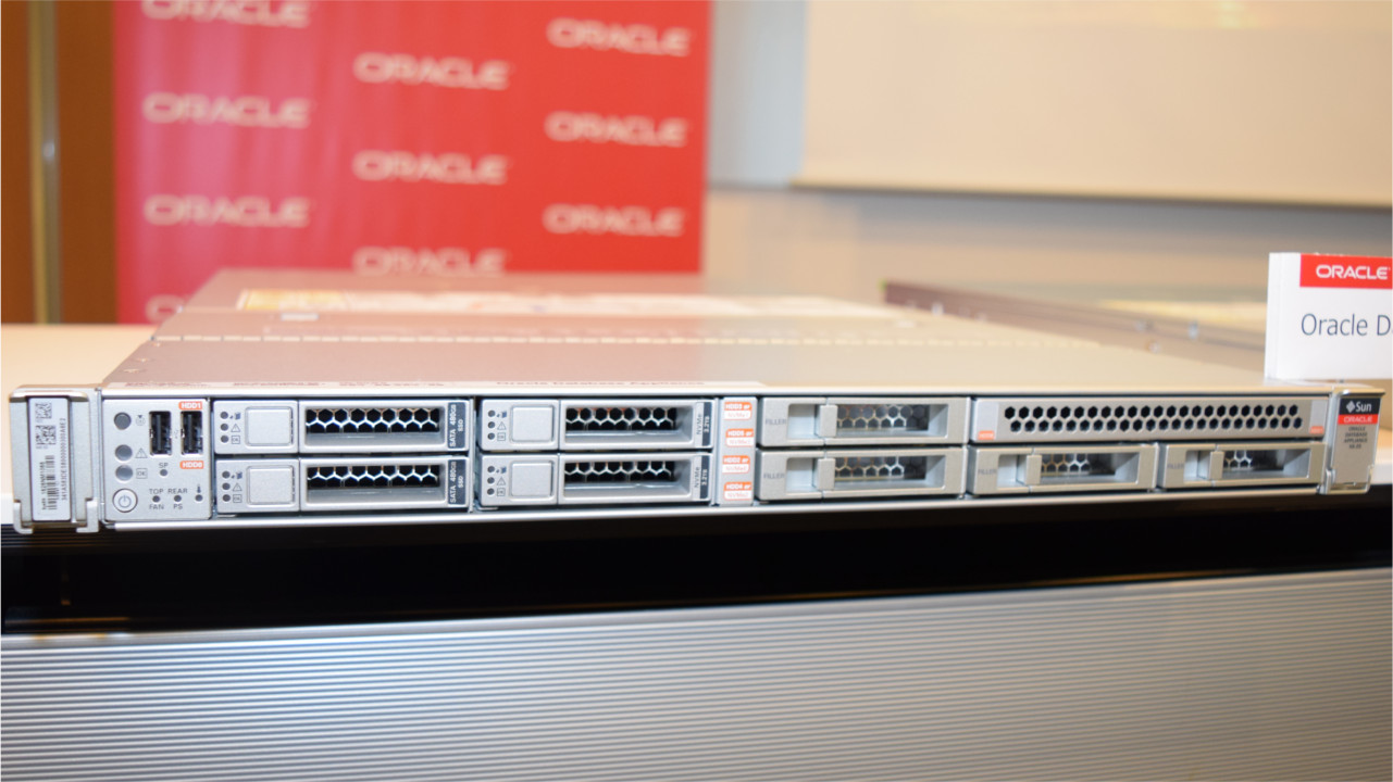 日本オラクルのDB専用機に新モデル、中小企業の需要を狙う | 日経