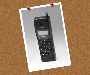 1991年］NTTのムーバが爆発的人気に，モトローラ対抗で競争激化 | 日経