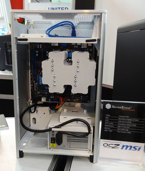 SilverStone、小型microATX対応PCケースなどを展示 | 日経クロステック