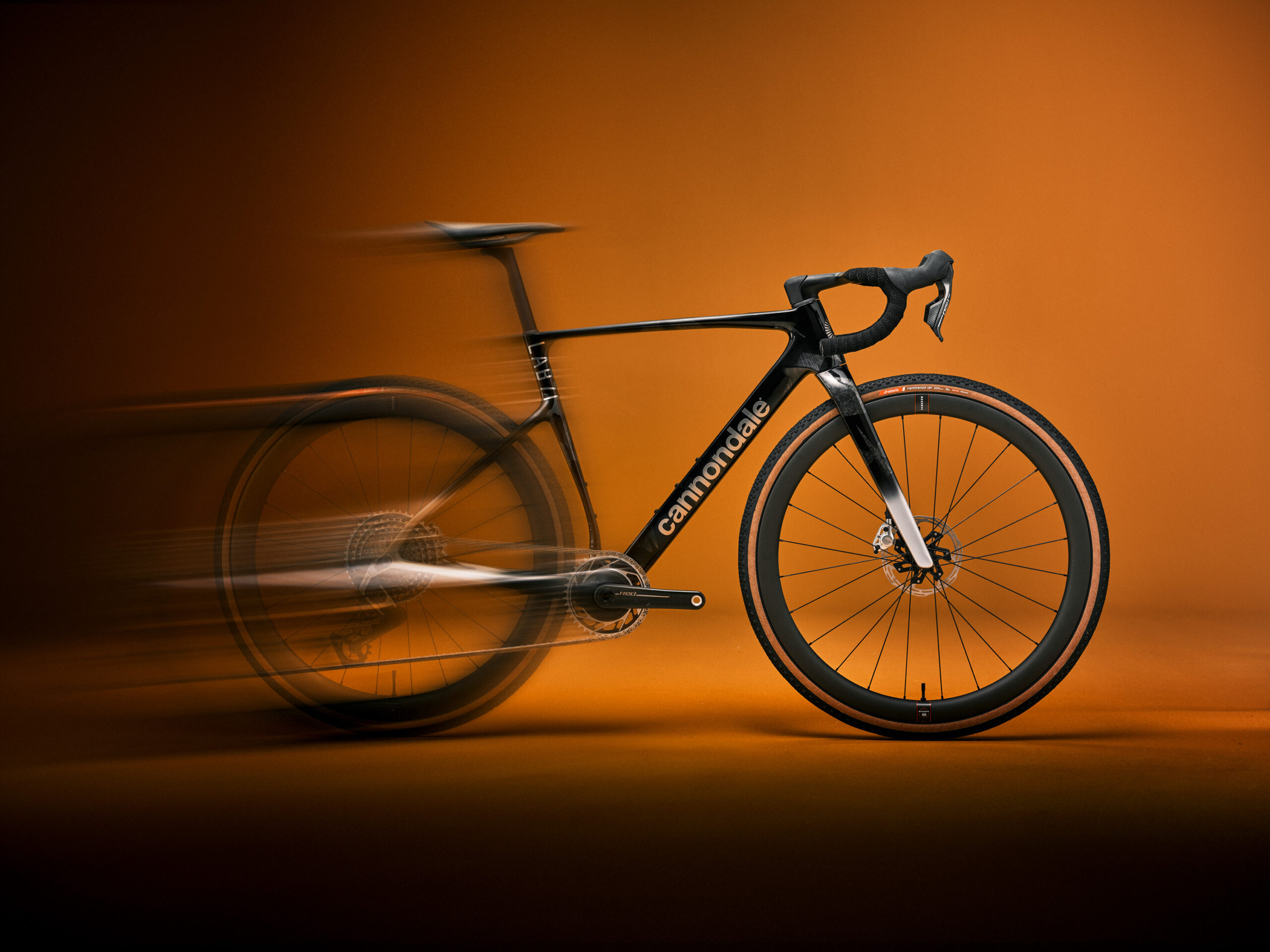 🚨日本に1台だけ入荷の希少バイク🚨 究極のグラベルマシン、LAB71