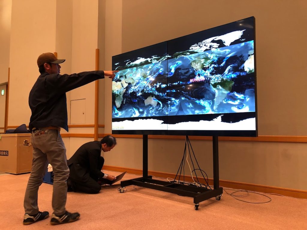 大型液晶マルチモニターを展示会で使用 | ヤマトサイネージ