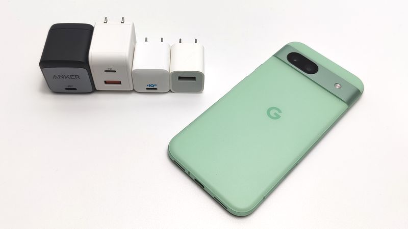 Google Pixel 8a」実機を手持ちのPD急速充電器で充電してみた！純正