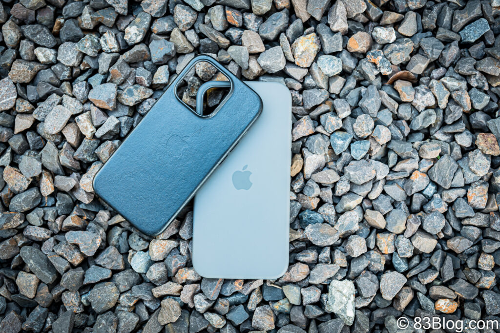 iPhone 16 Pro Max 純正シリコンケースの使用感と満足度 | 83Blog.