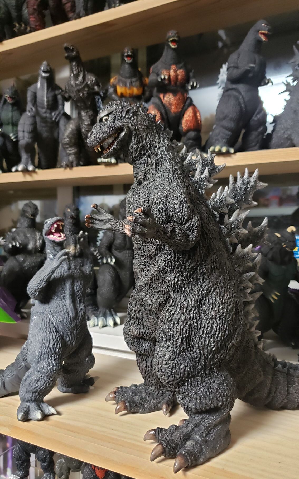 ゴジラ(酒井ゆうじ造形コレクション)ソフビキットの制作 – 模型補完委員会