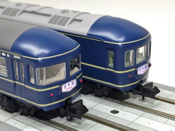 20系 寝台特急「日本海」 入線です。その1 KATO 10-1352/10-1353