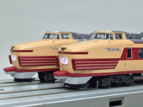 KATO 181系100番台「とき・あずさ」入線です。10-1147・10-1148