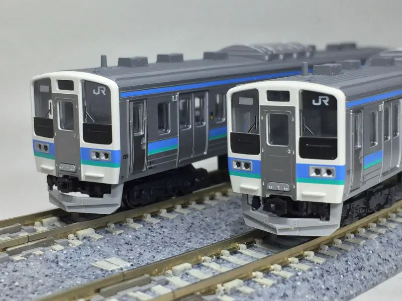 211系2000番台 長野色 入線です。KATO 10-1425 6両セット | NGaugeJP