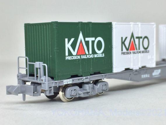 KATOの コキ106+107 コンテナ無積載 10両セットと2両増結が入線しま