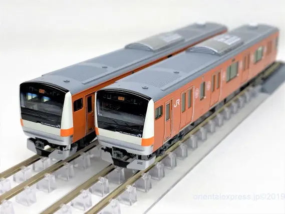 E233系 中央線開業130周年記念ラッピング編成 T24編成が入線いたしまし