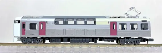 215系 2次形「ホリデー快速ビューやまなし」が入線いたしました