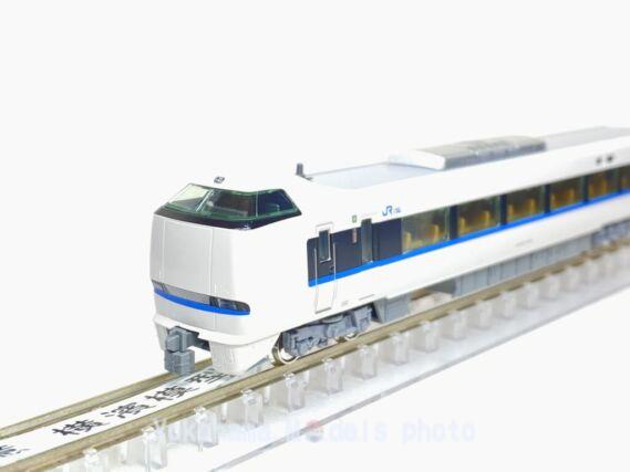 683系4000番台「サンダーバード」リニューアル車が入線です。 KATO 10