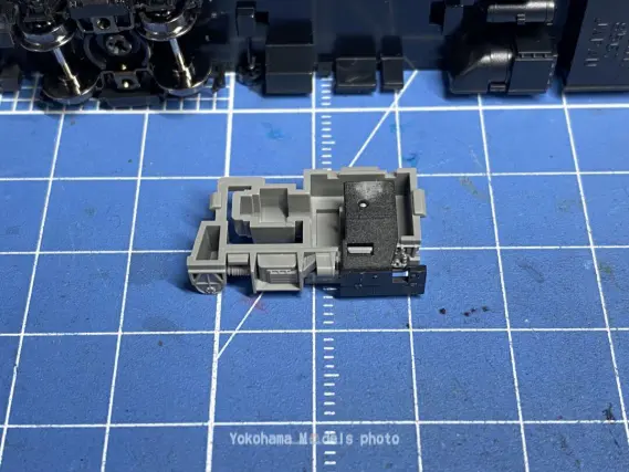 14系500番台「まりも」を弄る。発電機カバーを付けて青函トンネルを