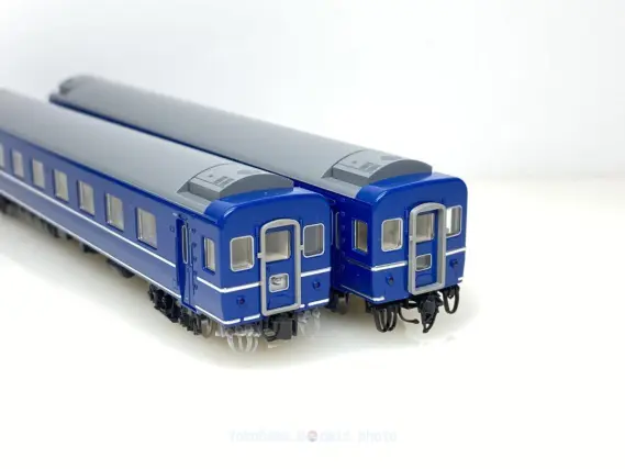 24系25形寝台特急「はやぶさ」が入線しました。TOMIX 98802 98803