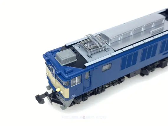 EF64 1000番台 一般色 JR貨物クーラー搭載車（電暖表示灯撤去）が入線