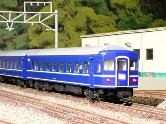 14系 寝台特急「さくら・はやぶさ/富士」が入線です。KATO 10-1800