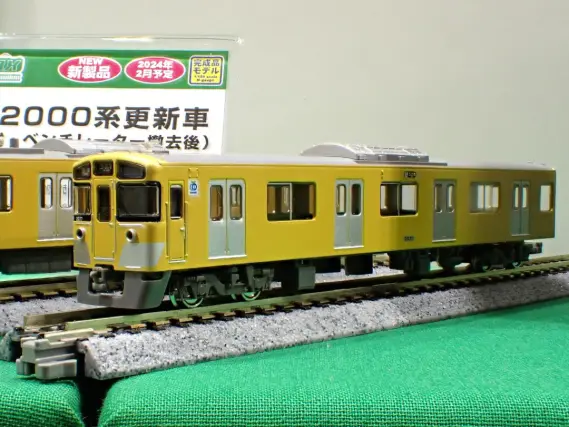 西武新2000系更新車（車番選択式・ベンチレーター撤去後）8両編成